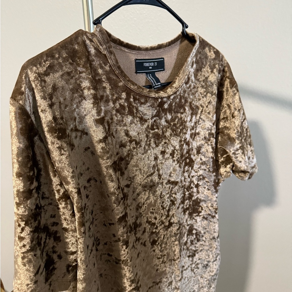 Forever 21 Men's Shimmering Velvet Gold brown Tee size M - Picture 2 of 3